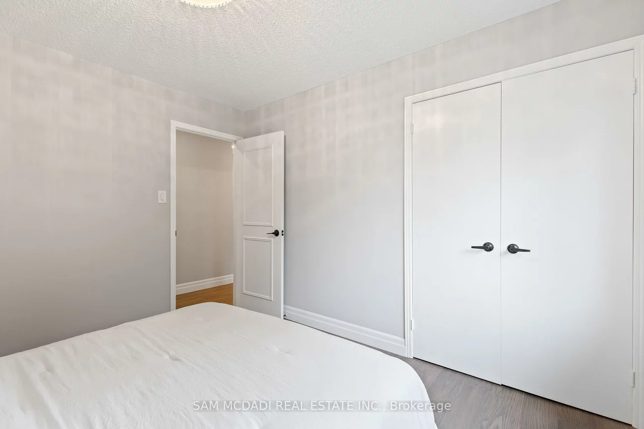 2535, Robin, Sheridan, Mississauga