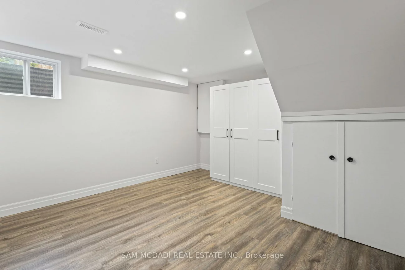 2535, Robin, Sheridan, Mississauga