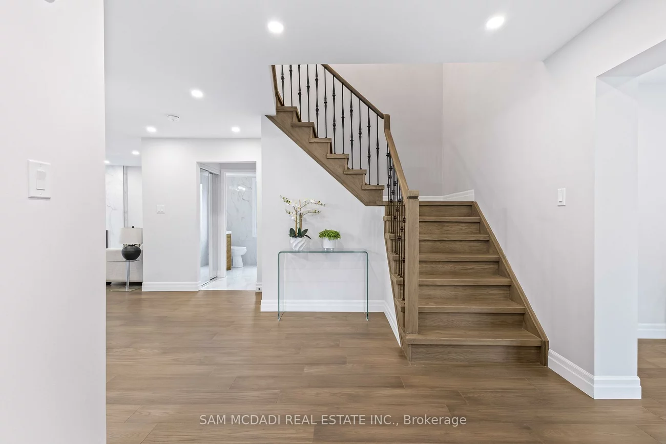 2535, Robin, Sheridan, Mississauga