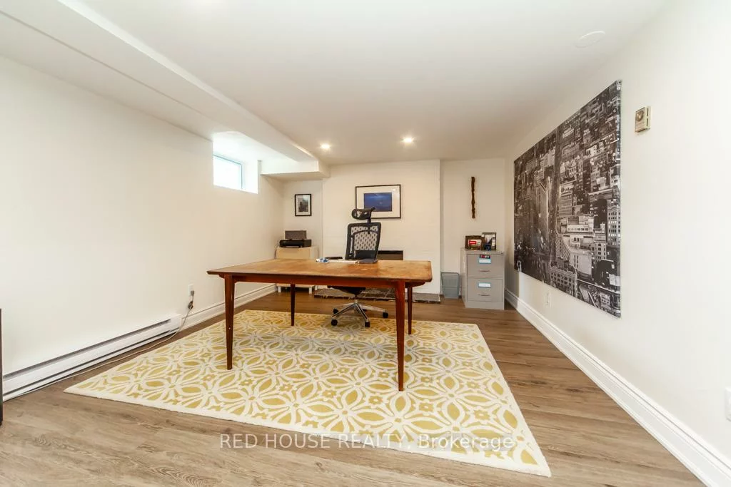29, Pinewood, Mineola, Mississauga