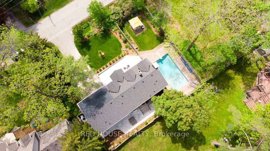 29, Pinewood, Mineola, Mississauga