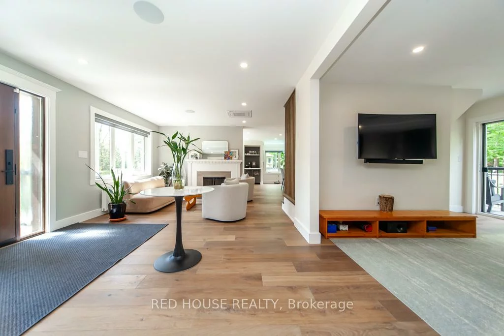 29, Pinewood, Mineola, Mississauga