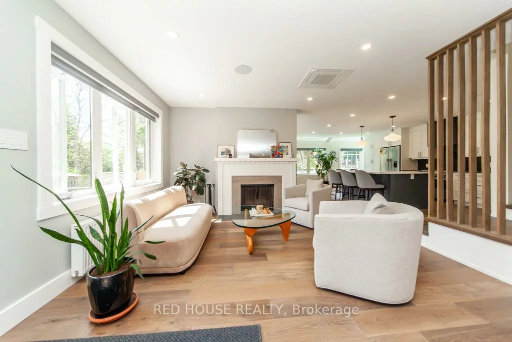 29, Pinewood, Mineola, Mississauga