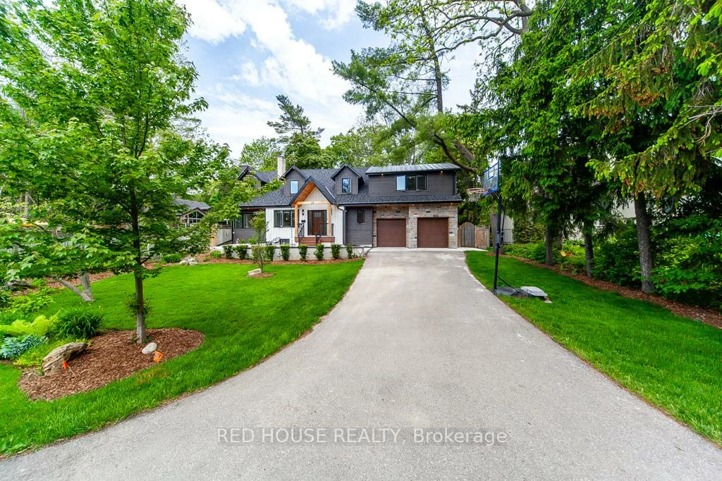 29, Pinewood, Mineola, Mississauga
