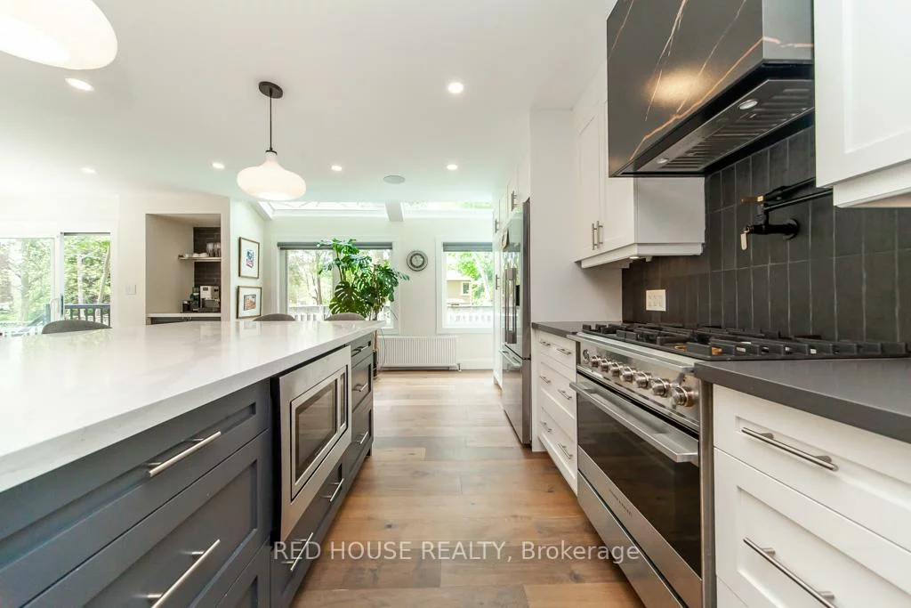 29, Pinewood, Mineola, Mississauga