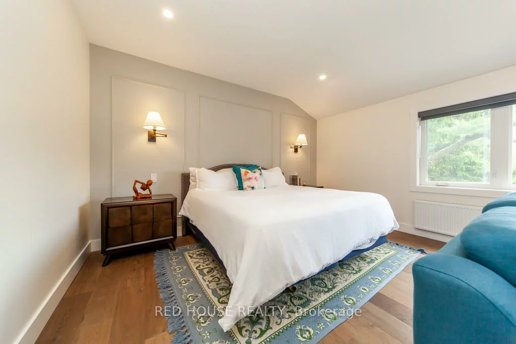 29, Pinewood, Mineola, Mississauga