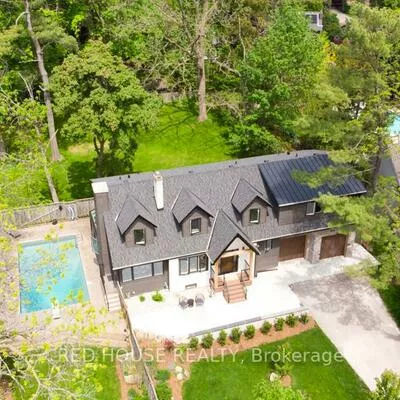 29, Pinewood, Mineola, Mississauga