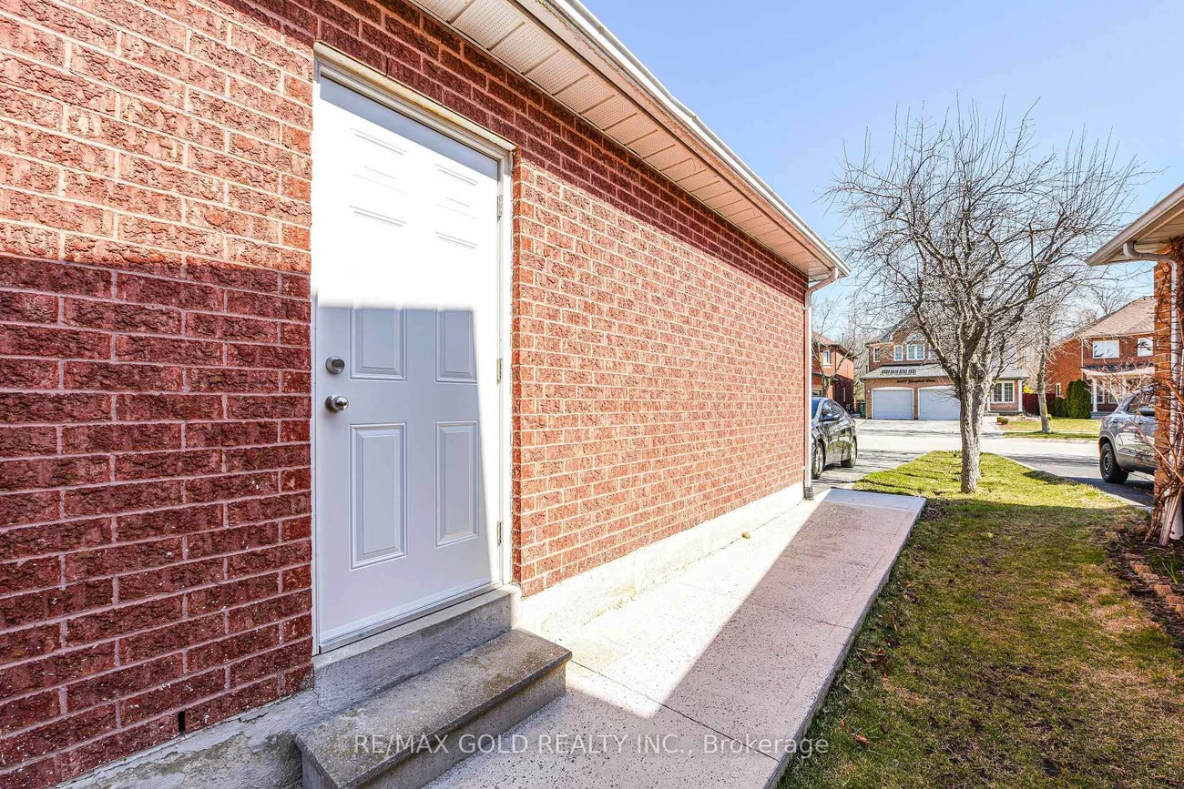 6828, Gracefield, Lisgar, Mississauga