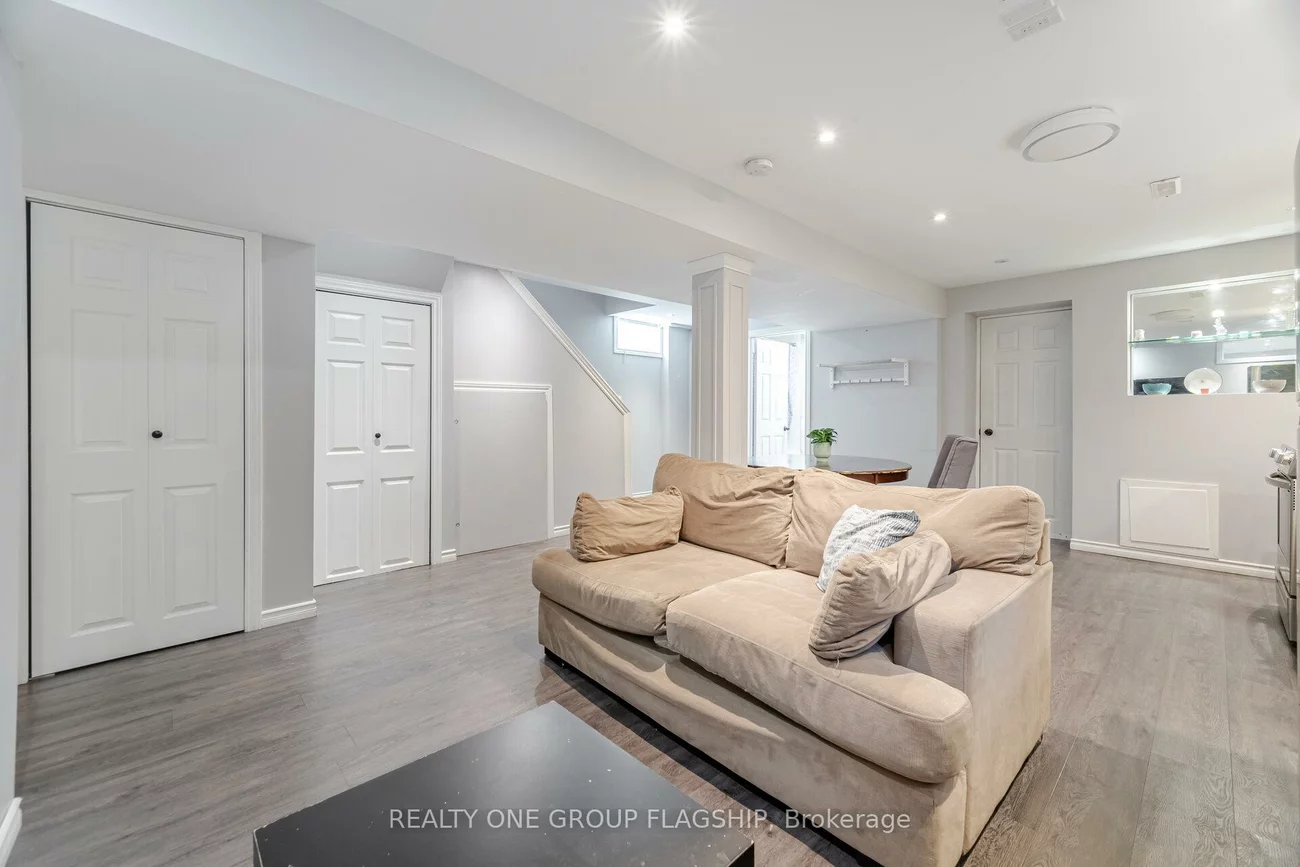 7267, Windbreak, Meadowvale, Mississauga