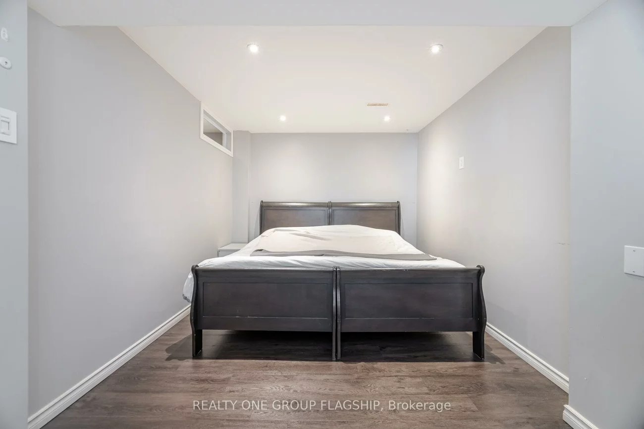 7267, Windbreak, Meadowvale, Mississauga