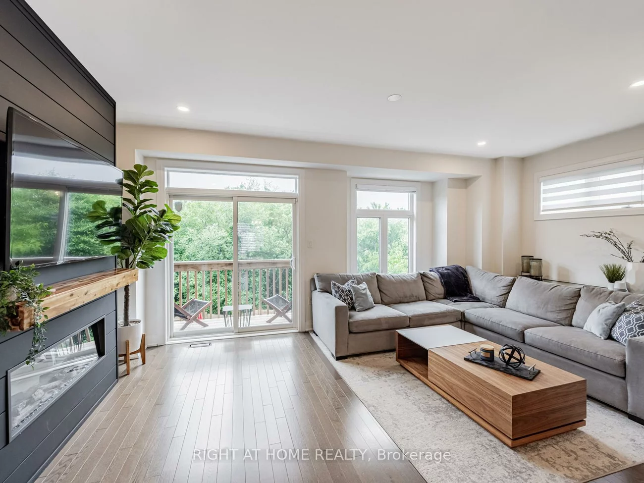 1800, Mitoff, Rathwood, Mississauga