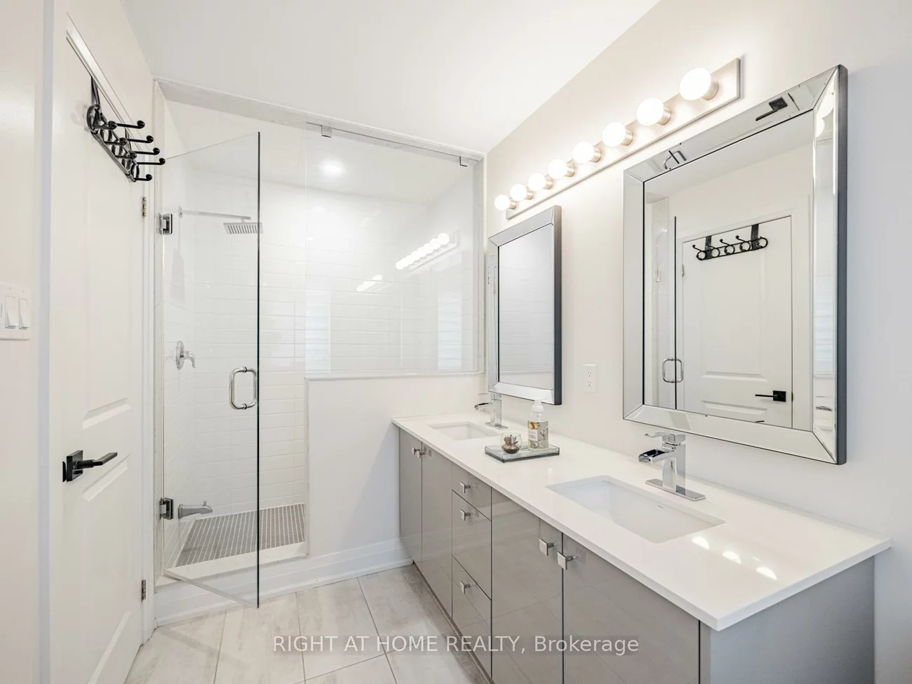1800, Mitoff, Rathwood, Mississauga