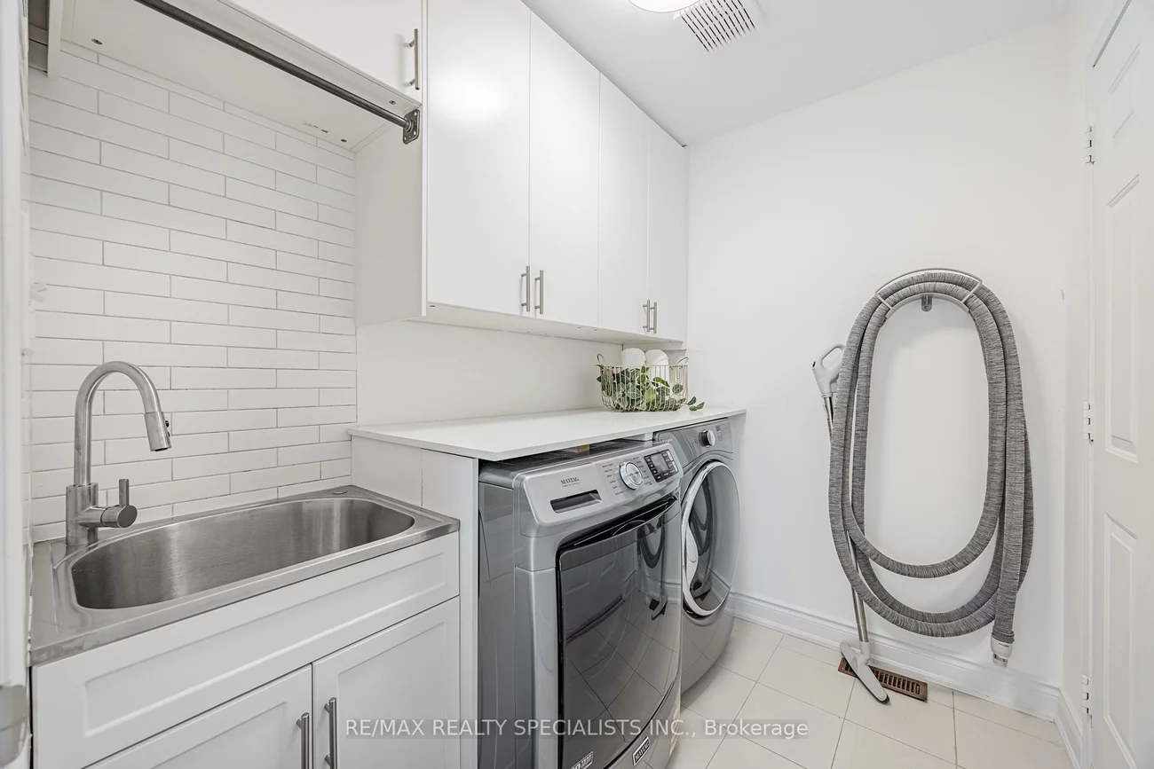 6427, Hampden Woods, Lisgar, Mississauga