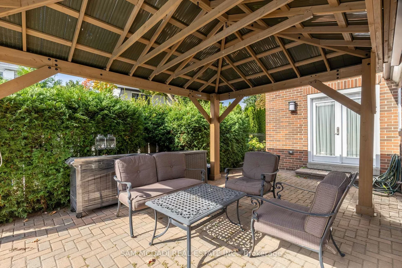 1882, Sherwood Forrest, Sheridan, Mississauga