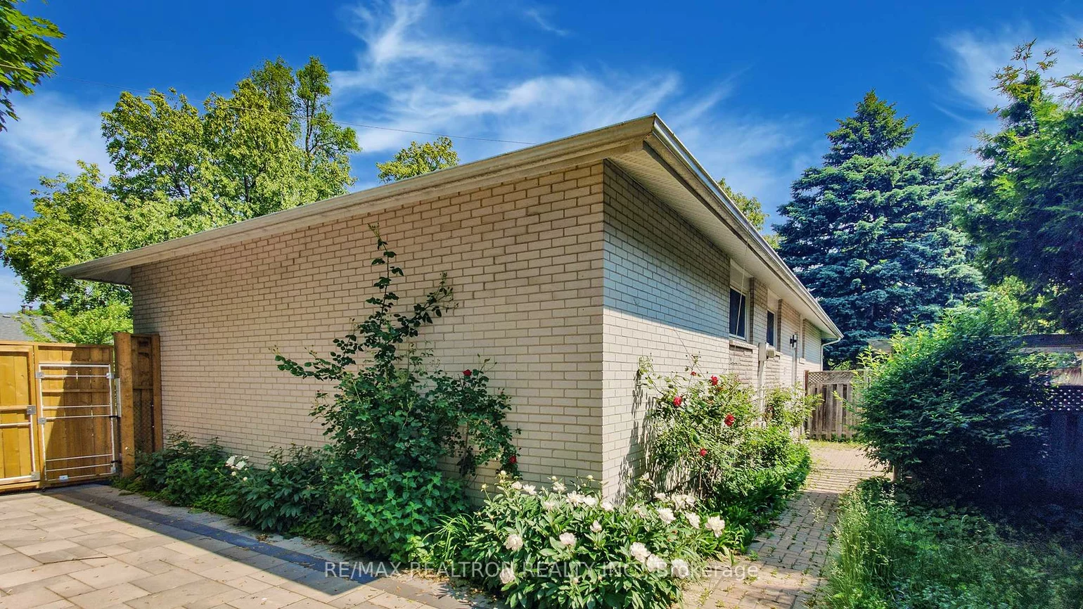 1599, Lewisham, Clarkson, Mississauga