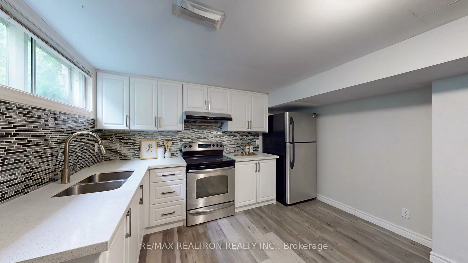 1599, Lewisham, Clarkson, Mississauga