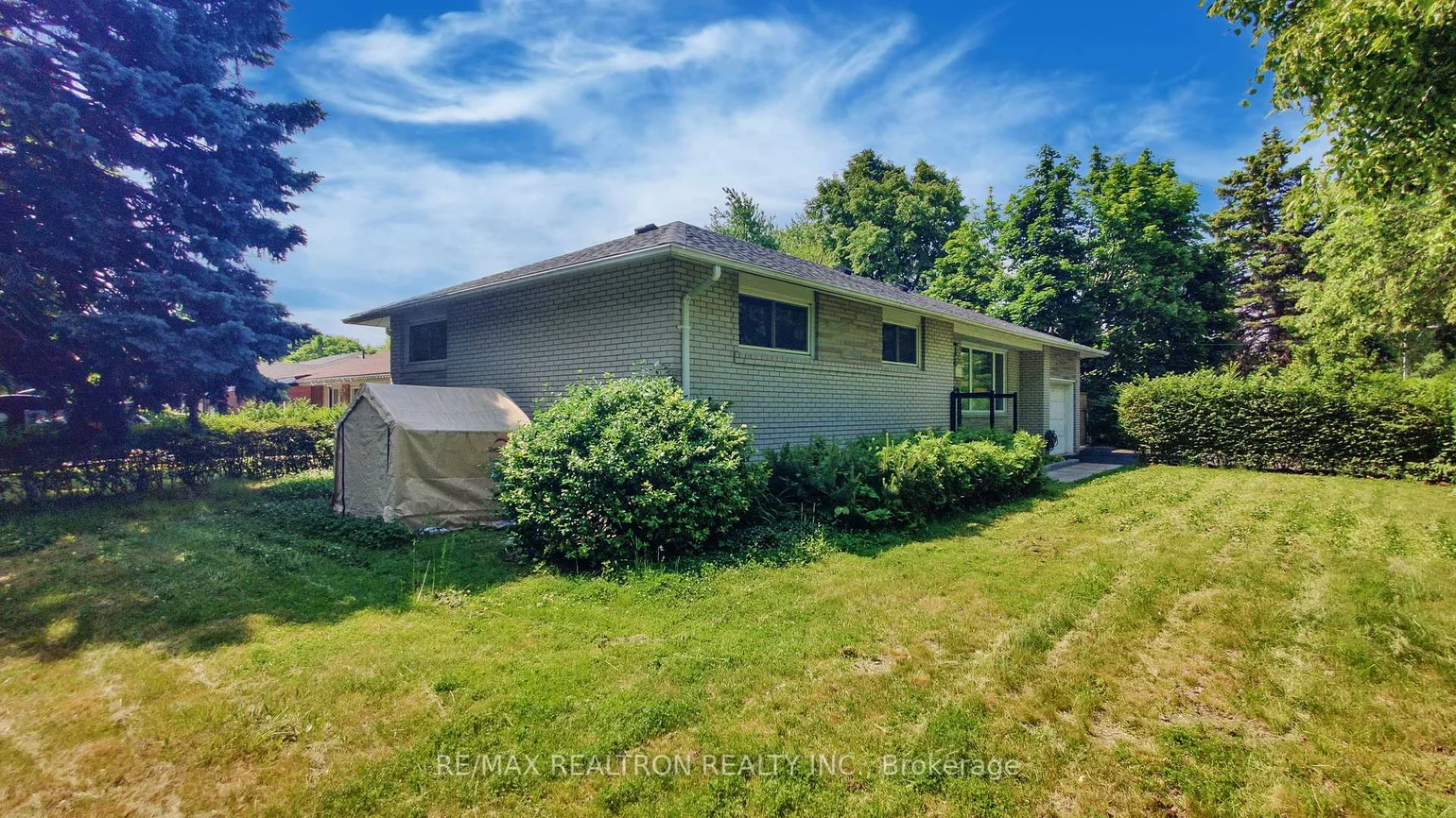 1599, Lewisham, Clarkson, Mississauga