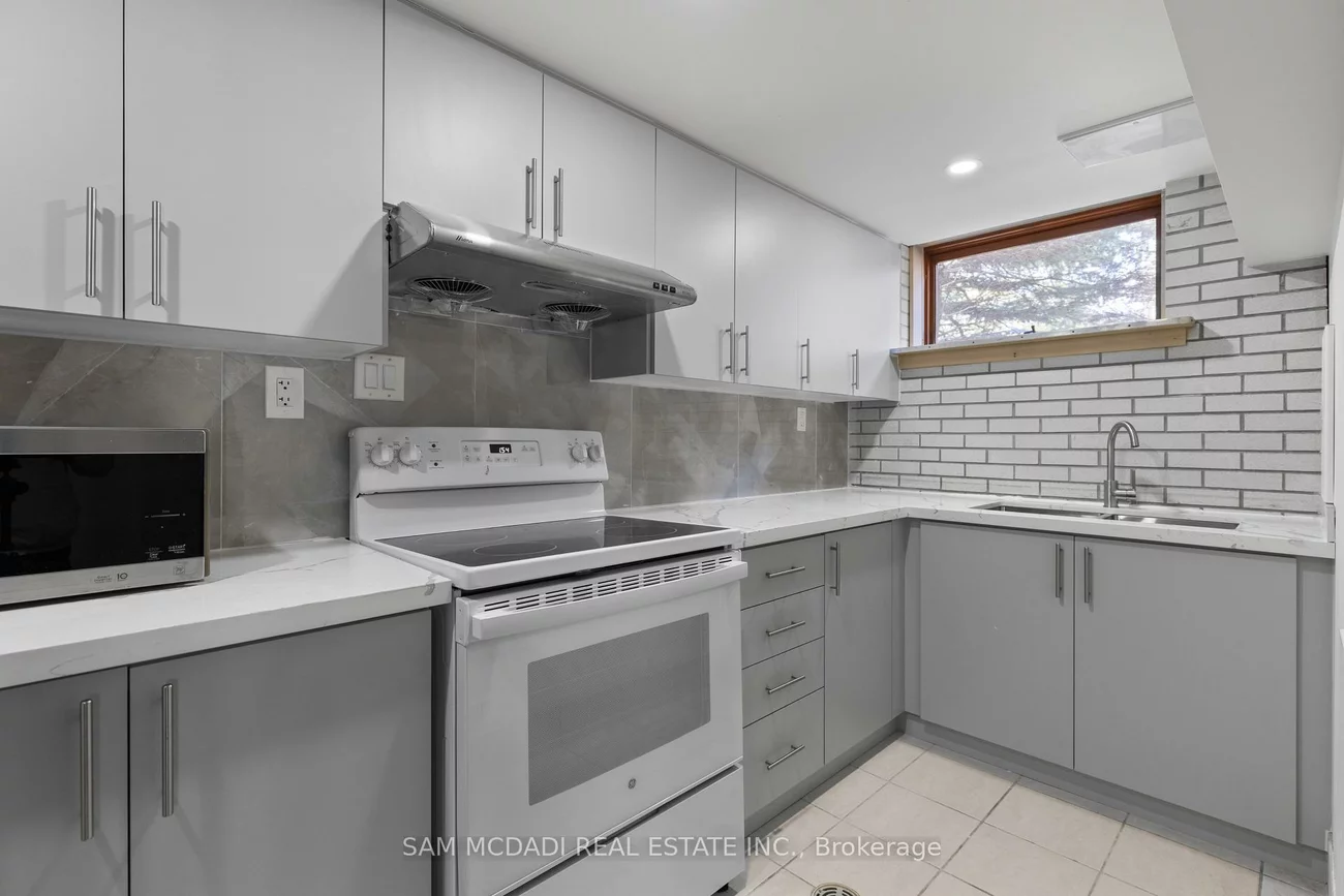 1333, Wateska, Lorne Park, Mississauga
