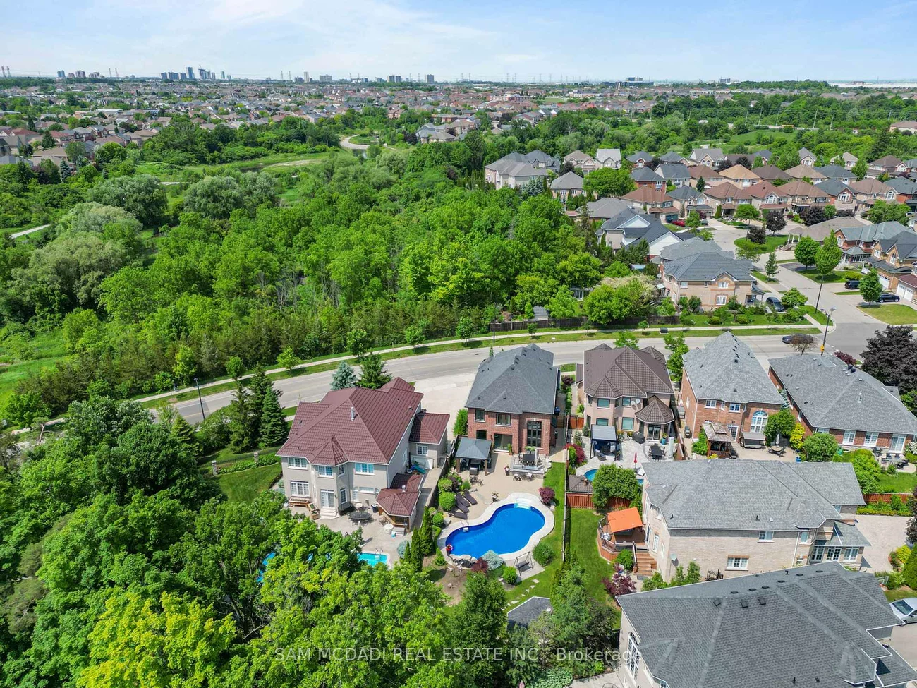 956, Sombrero, Meadowvale Village, Mississauga