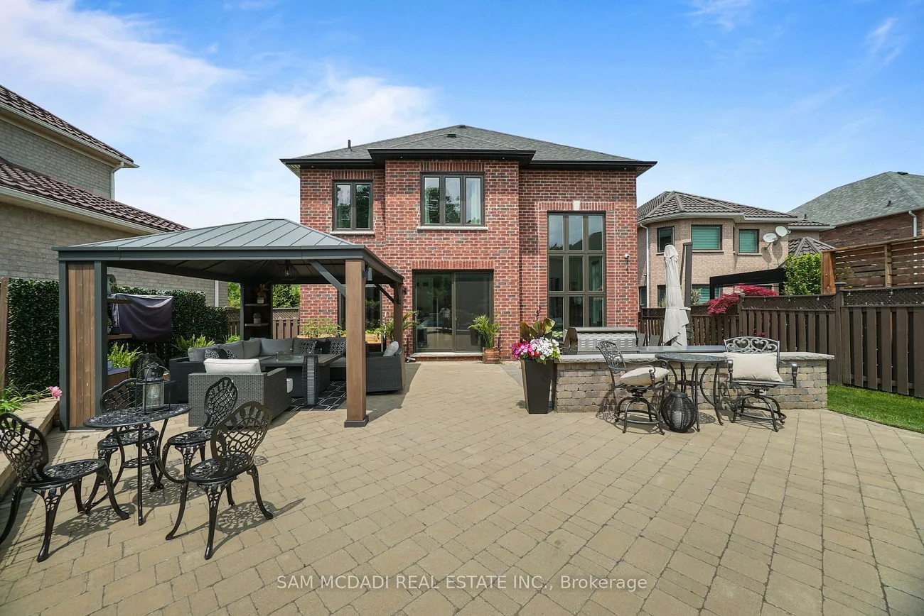 956, Sombrero, Meadowvale Village, Mississauga