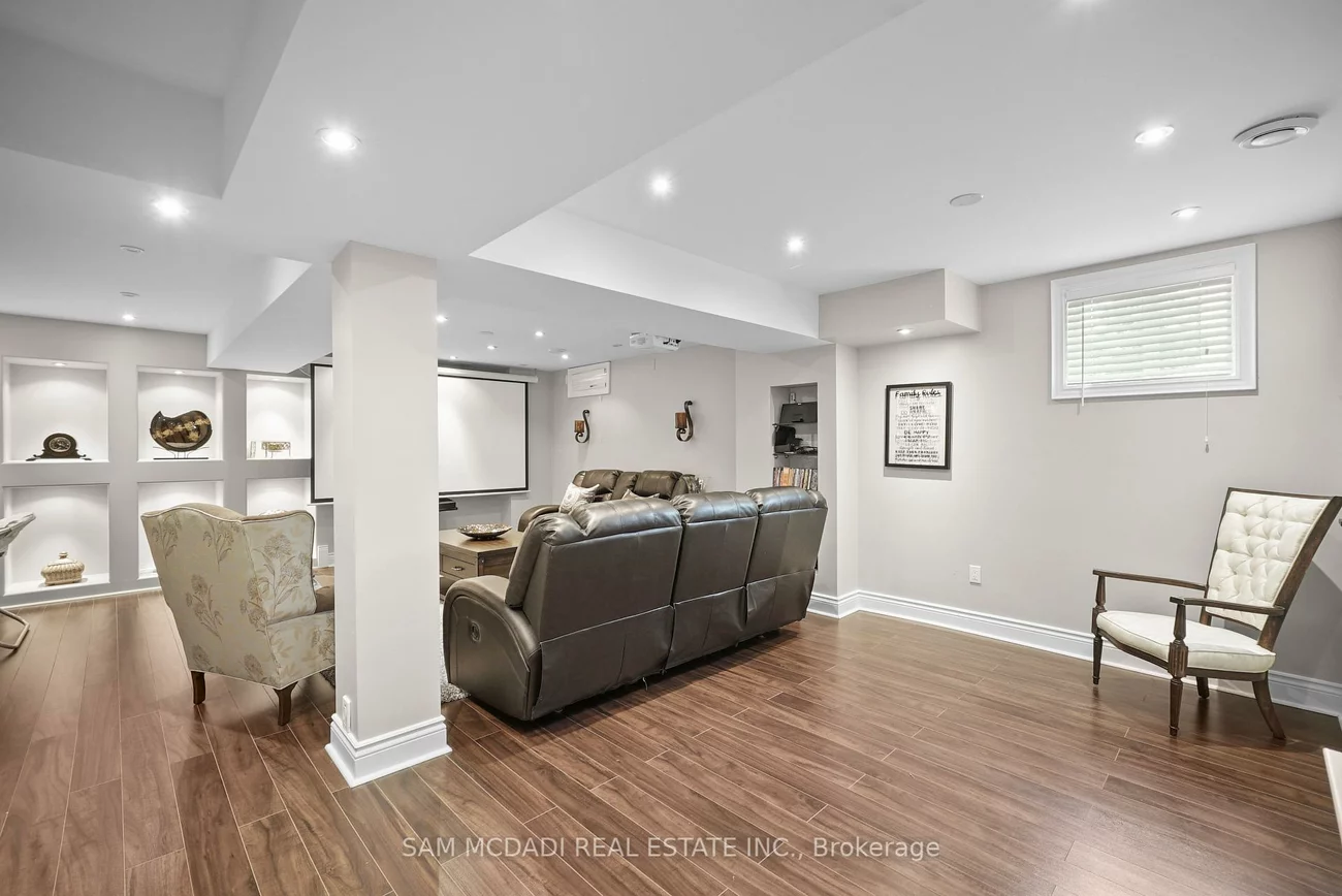 956, Sombrero, Meadowvale Village, Mississauga