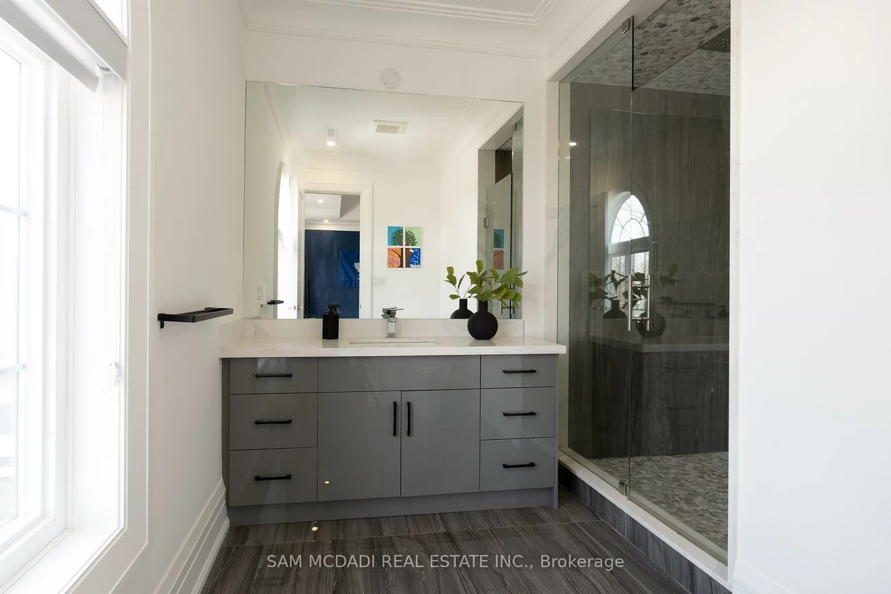 2554, Liruma, Sheridan, Mississauga