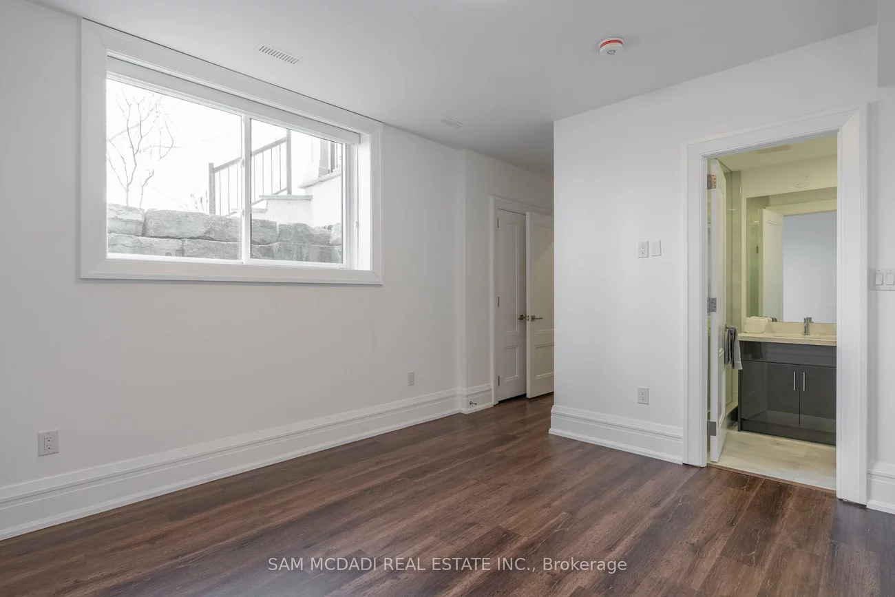 2554, Liruma, Sheridan, Mississauga