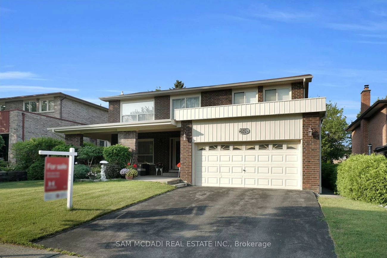 2529, Claymore, Erindale, Mississauga