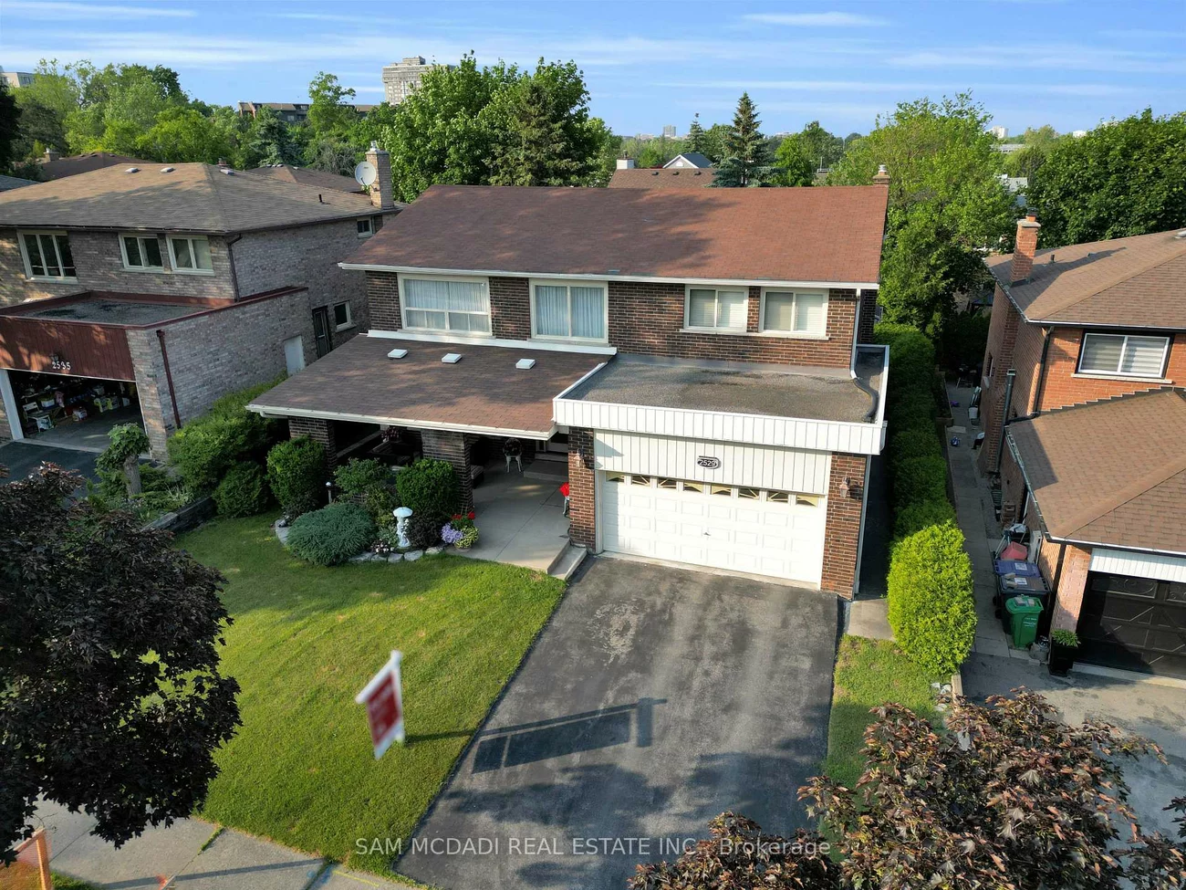 2529, Claymore, Erindale, Mississauga