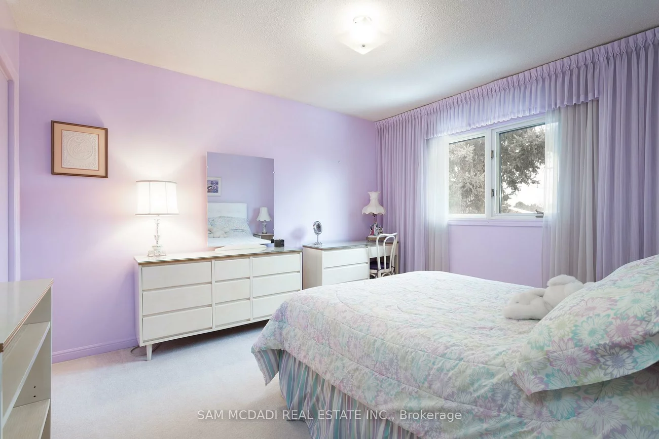 2529, Claymore, Erindale, Mississauga