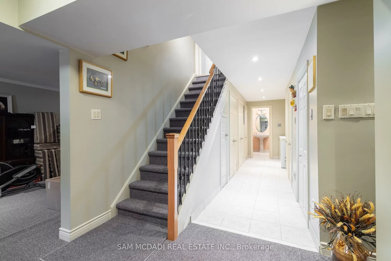 2529, Claymore, Erindale, Mississauga