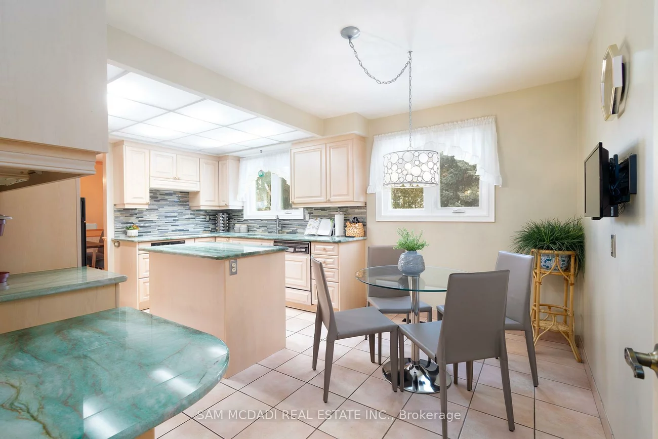 2529, Claymore, Erindale, Mississauga