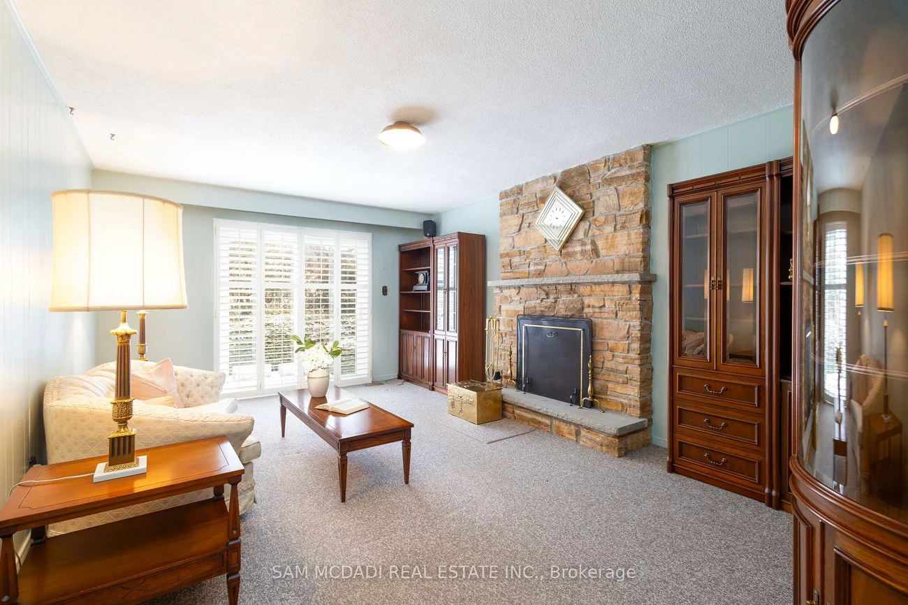 2529, Claymore, Erindale, Mississauga