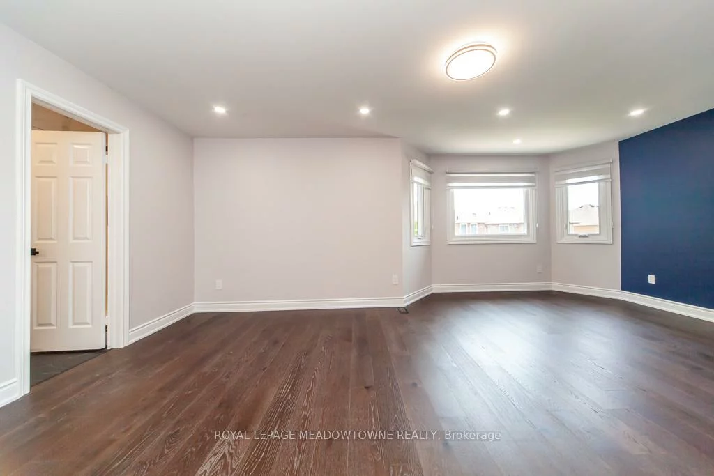 328, Bristol, Hurontario, Mississauga