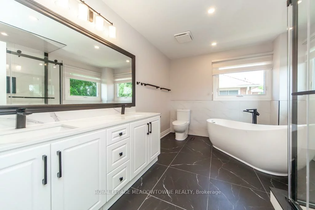 328, Bristol, Hurontario, Mississauga