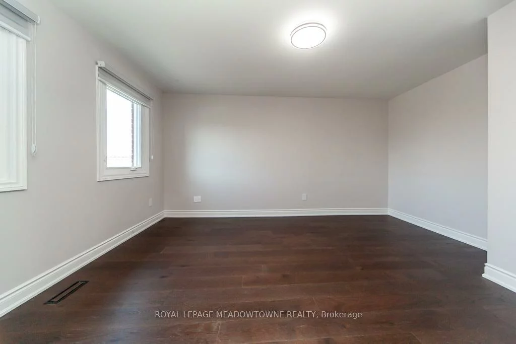 328, Bristol, Hurontario, Mississauga