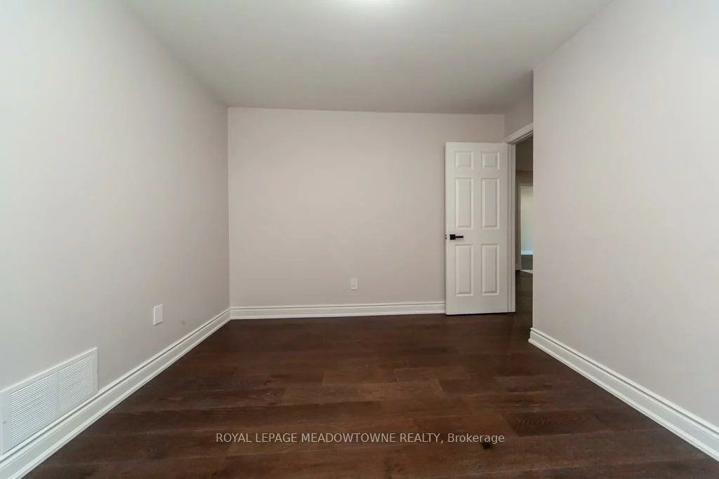 328, Bristol, Hurontario, Mississauga
