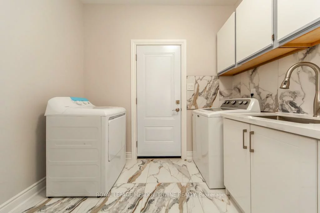 328, Bristol, Hurontario, Mississauga