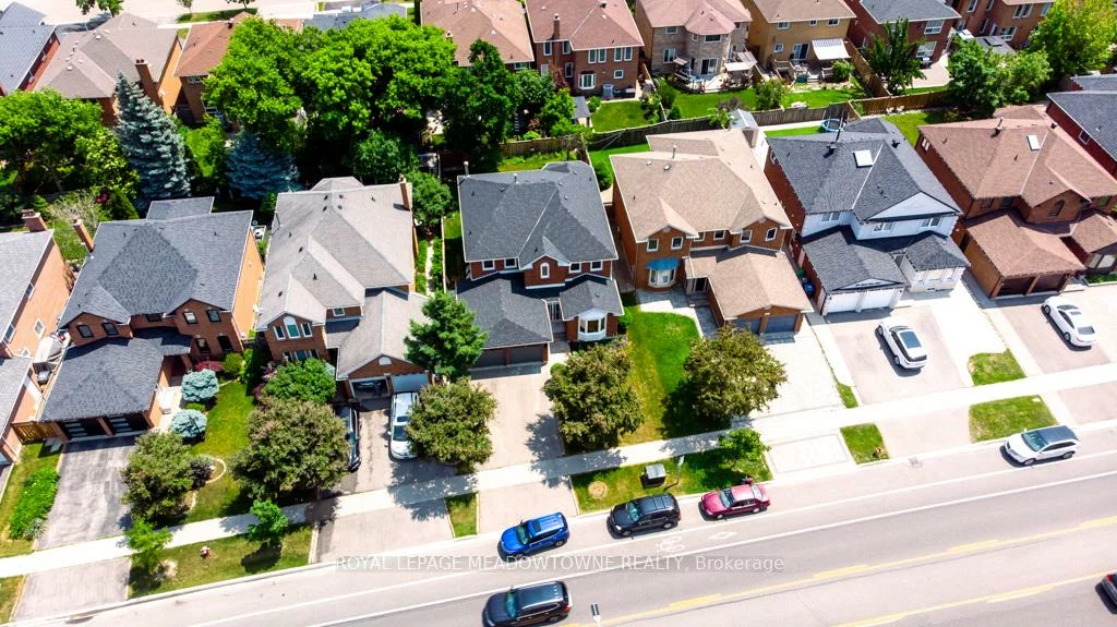 328, Bristol, Hurontario, Mississauga