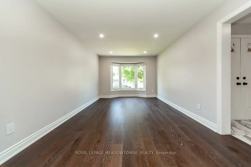 328, Bristol, Hurontario, Mississauga