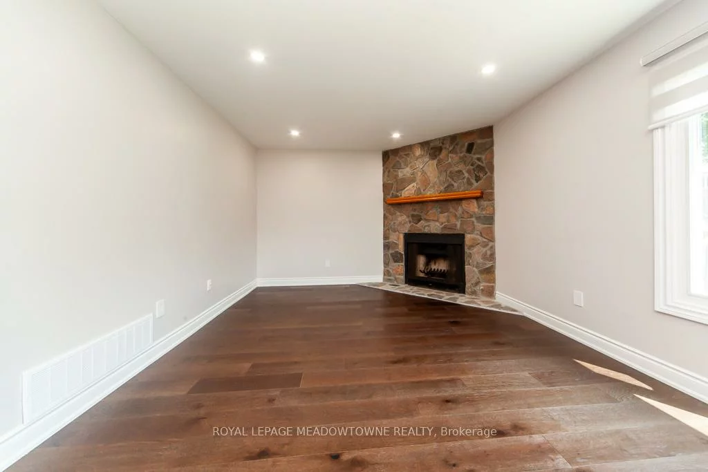 328, Bristol, Hurontario, Mississauga