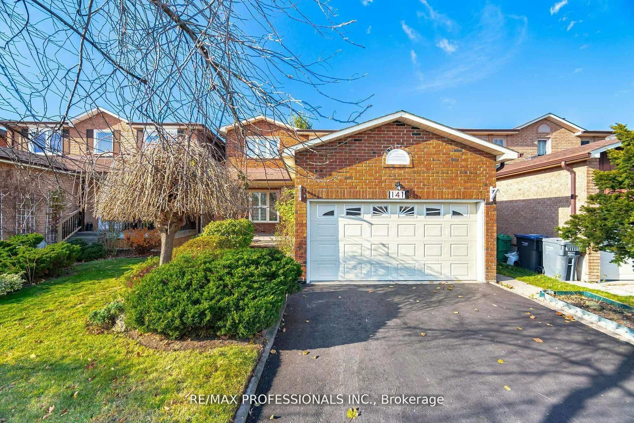 141, Kingsbridge Garden, Hurontario, Mississauga