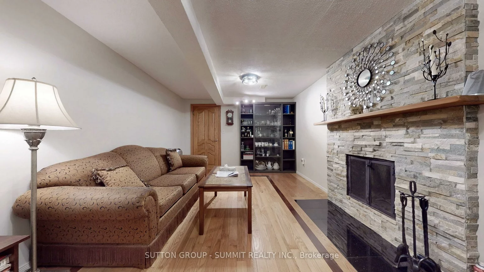 4211, Stonemason, Erin Mills, Mississauga