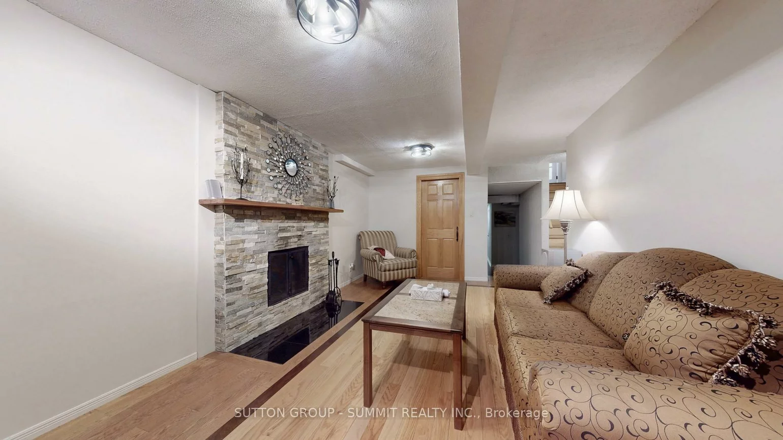 4211, Stonemason, Erin Mills, Mississauga