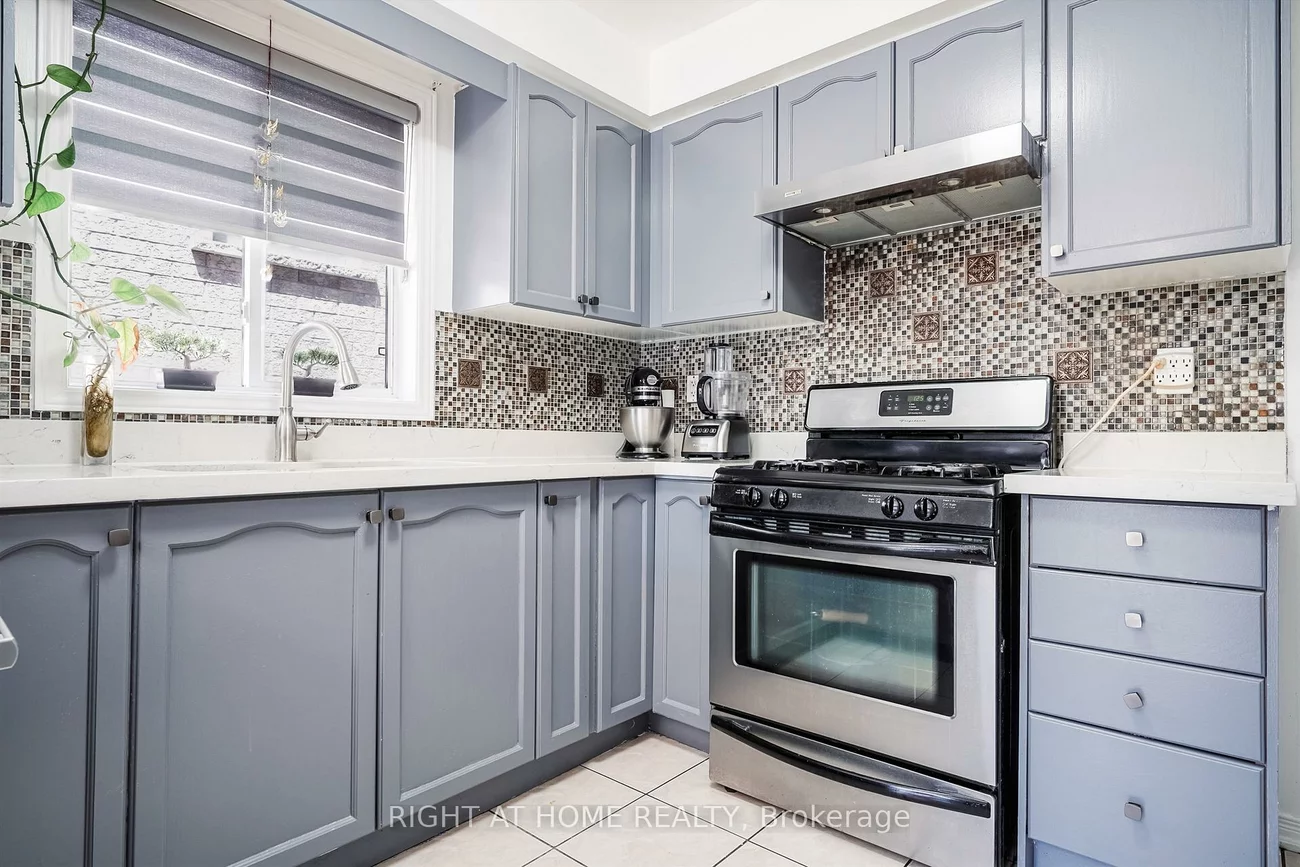 3470, Crimson King, Lisgar, Mississauga
