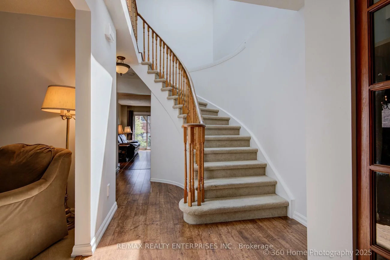 4425, Sawmill Valley, Erin Mills, Mississauga