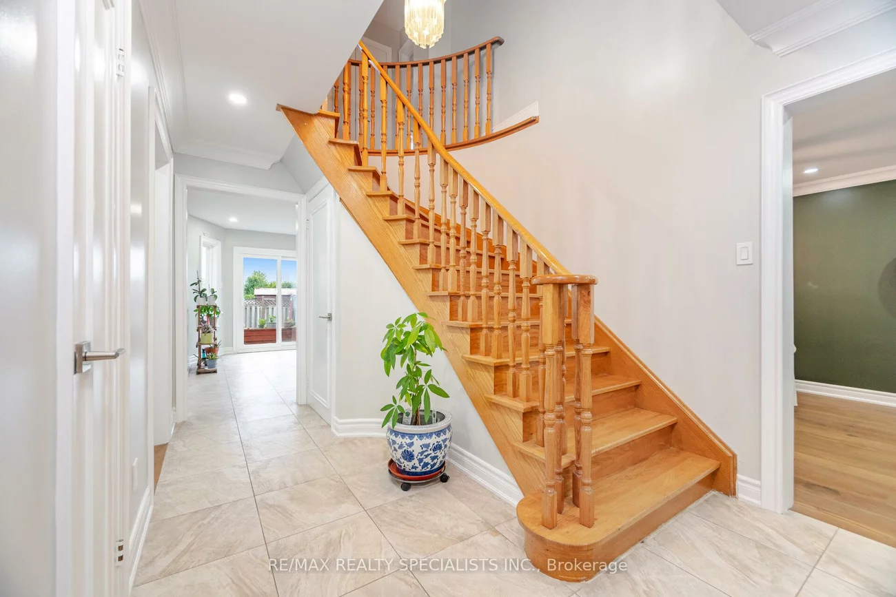 5274, Huntingfield, Hurontario, Mississauga