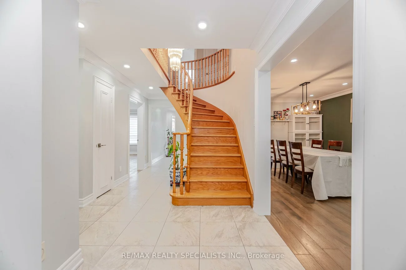 5274, Huntingfield, Hurontario, Mississauga