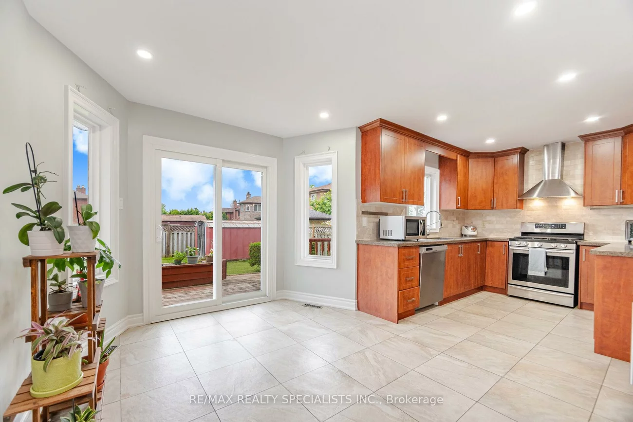 5274, Huntingfield, Hurontario, Mississauga