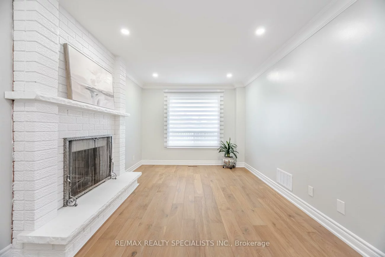 5274, Huntingfield, Hurontario, Mississauga